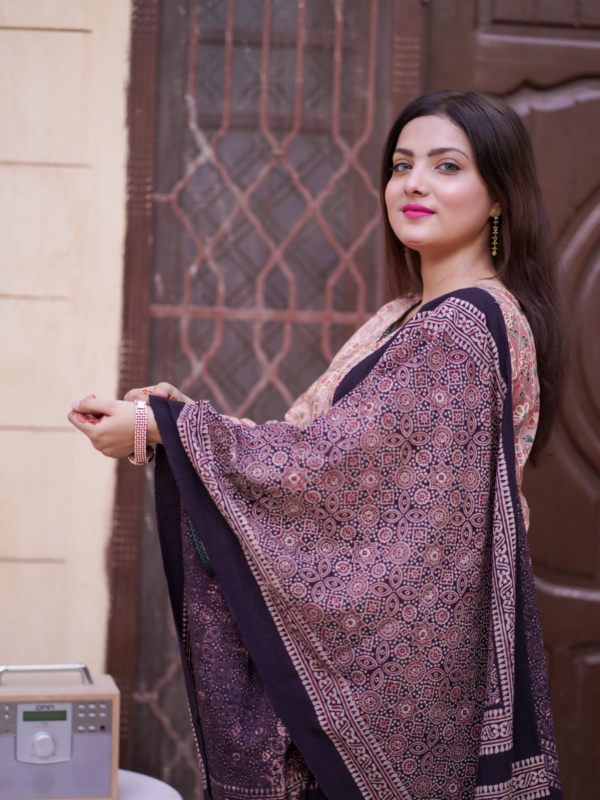 Black & Maroon Handprinted Ajrak Stole - Image 3