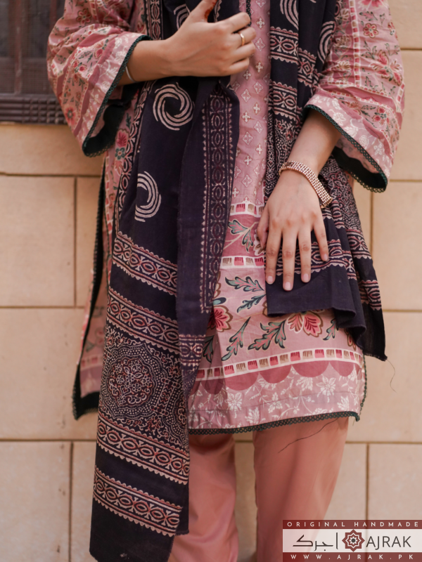 Black Natural Dye Ajrak Stole - Image 4